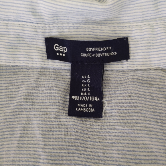 Gap Lite Weight Button Down - Picture 2 of 2